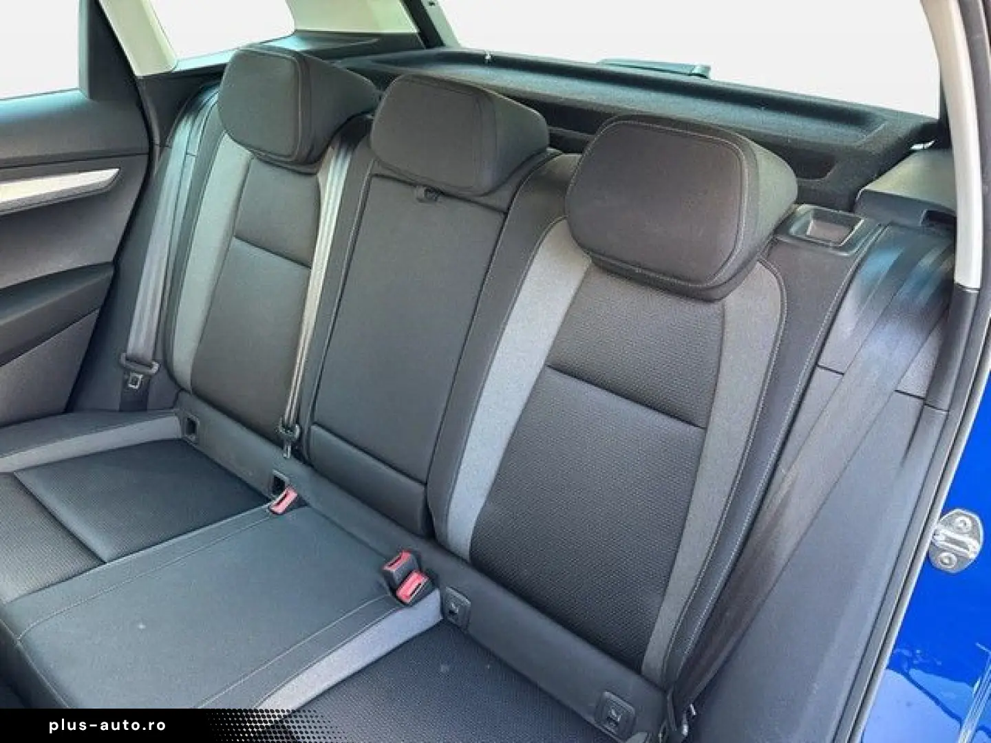 SKODA Karoq 2.0 TDI 4X4 Navi LED ACC Rückfahrkamera