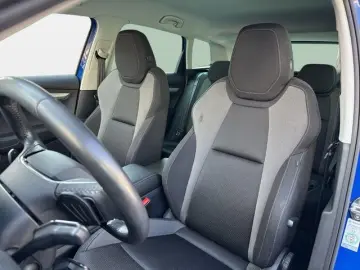 SKODA Karoq 2.0 TDI 4X4 Navi LED ACC Rückfahrkamera