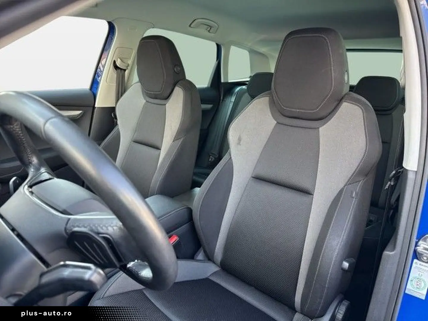 SKODA Karoq 2.0 TDI 4X4 Navi LED ACC Rückfahrkamera