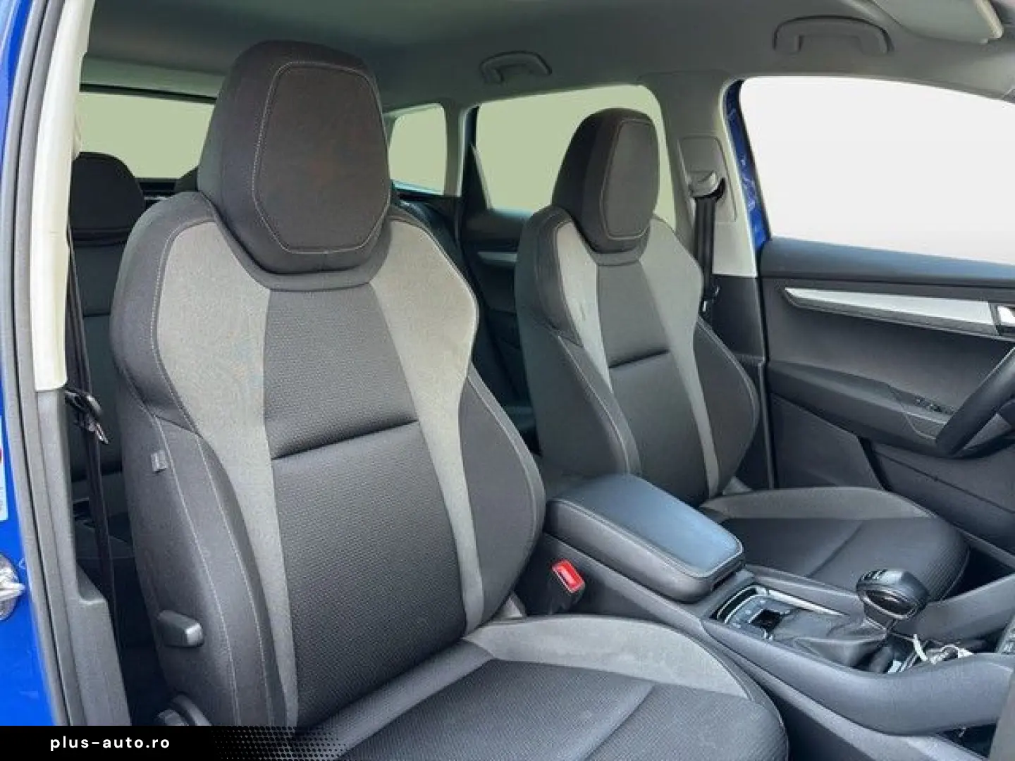 SKODA Karoq 2.0 TDI 4X4 Navi LED ACC Rückfahrkamera