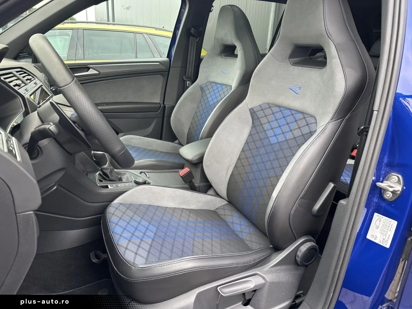 VW Tiguan R 4M NAV MATRIX PANO AHK ACC KAMERA 21ZO