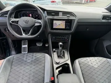 VW Tiguan 2.0 TSI R-Line 4M DSG AHK PANO 360Grad Ha