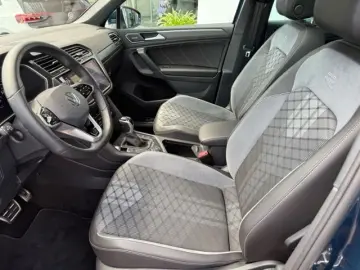 VW Tiguan 2.0 TSI R-Line 4M DSG AHK PANO 360Grad Ha