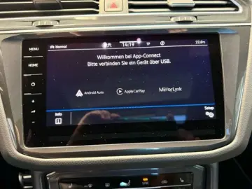 VW Tiguan 2.0 TSI R-Line 4M DSG AHK PANO 360Grad Ha