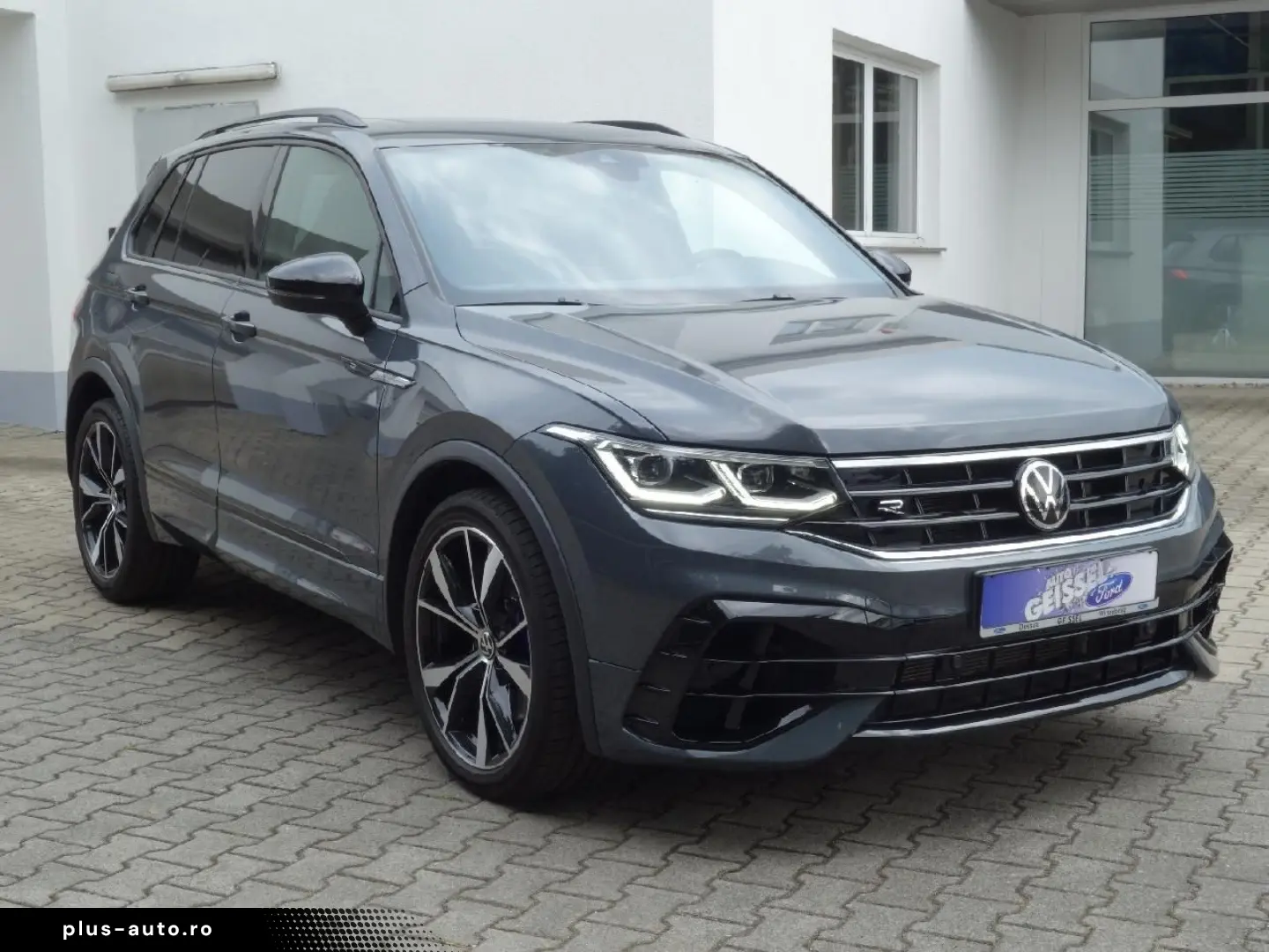 VW Tiguan R 4Motion Autom PANO NAVI LED DAB Winterp