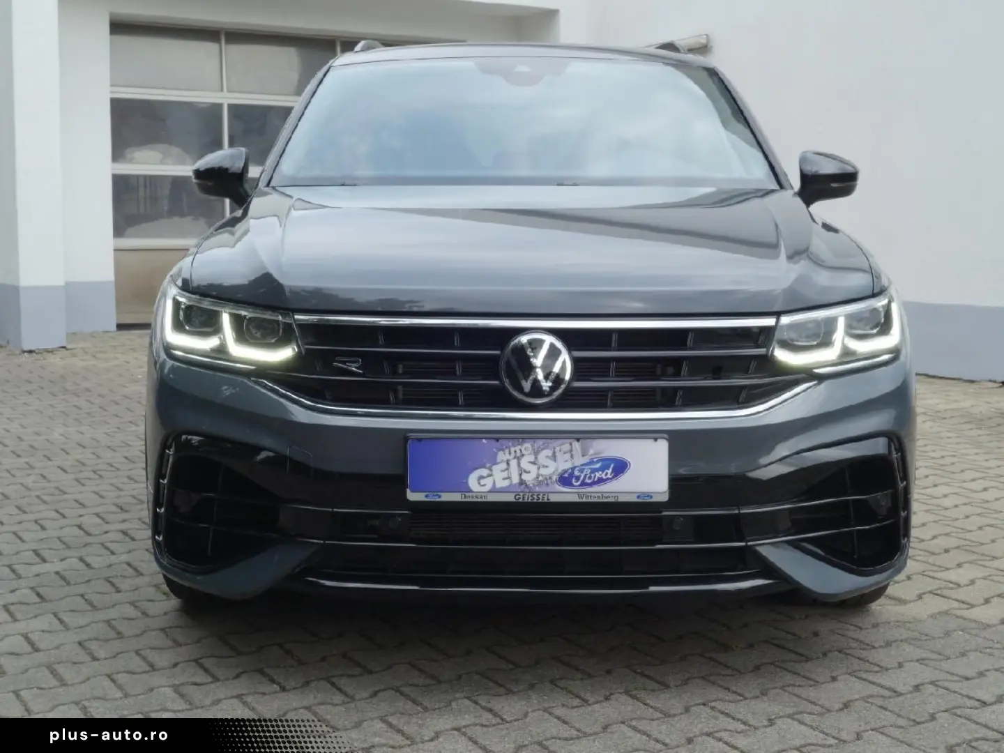 VW Tiguan R 4Motion Autom PANO NAVI LED DAB Winterp