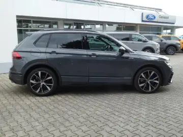 VW Tiguan R 4Motion Autom PANO NAVI LED DAB Winterp