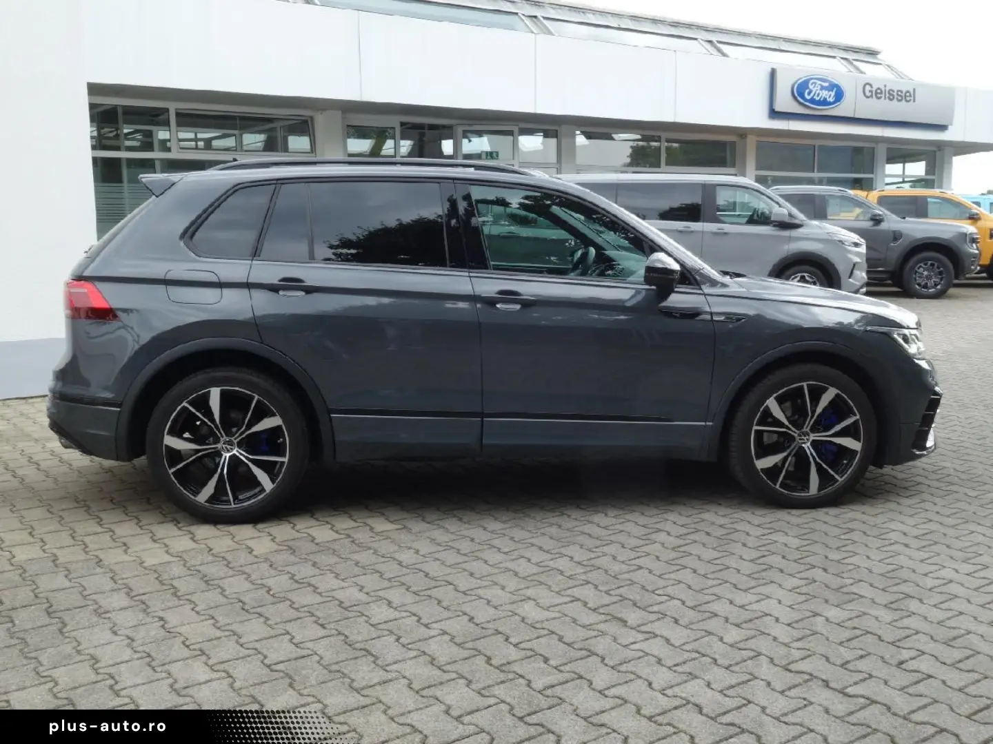 VW Tiguan R 4Motion Autom PANO NAVI LED DAB Winterp