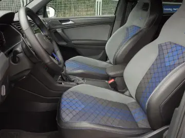 VW Tiguan R 4Motion Autom PANO NAVI LED DAB Winterp
