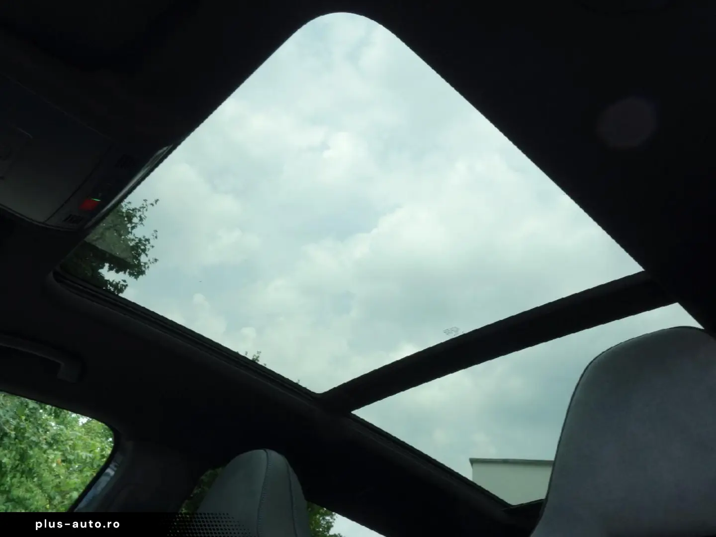 VW Tiguan R 4Motion Autom PANO NAVI LED DAB Winterp