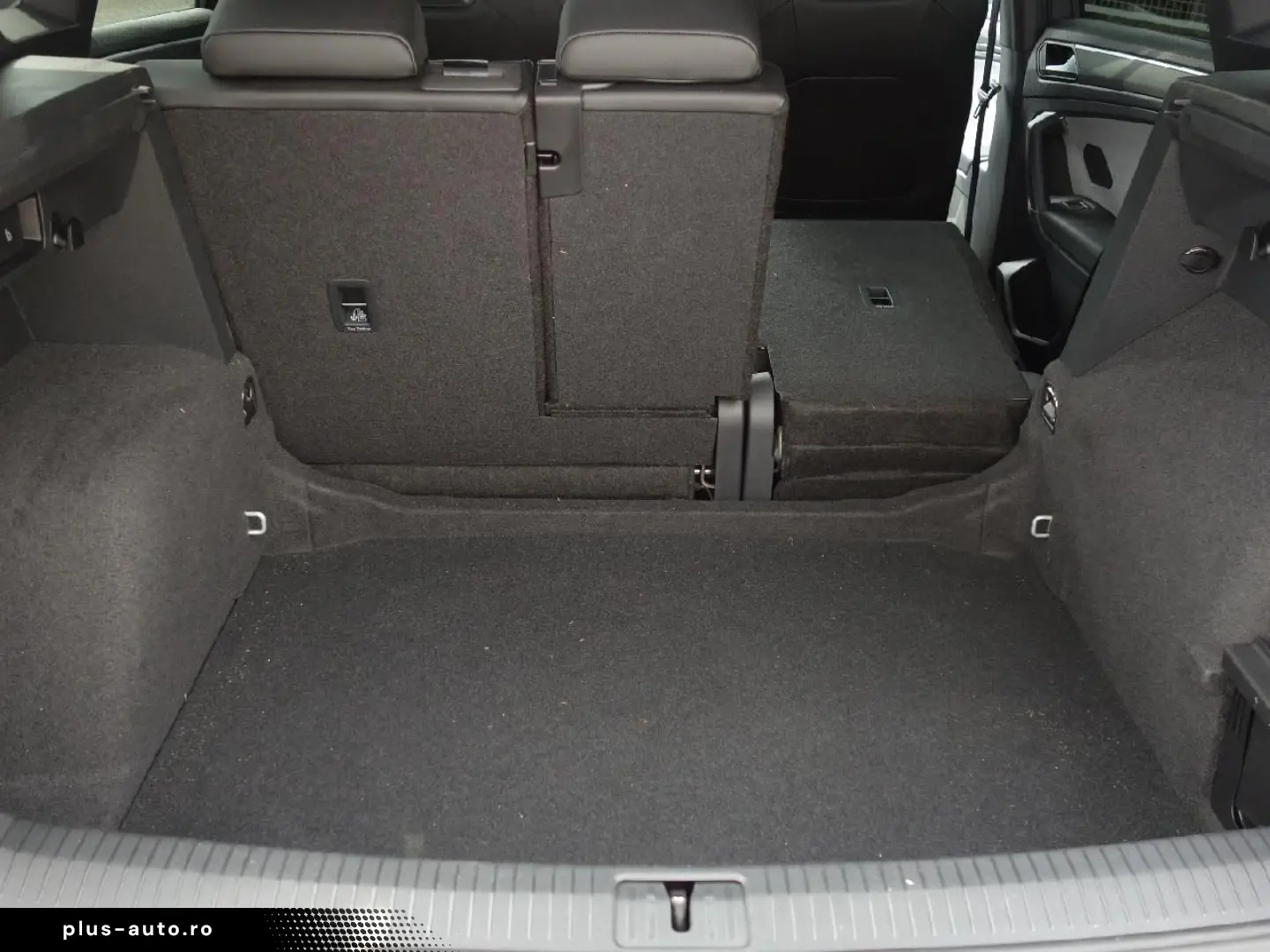 VW Tiguan R 4Motion Autom PANO NAVI LED DAB Winterp