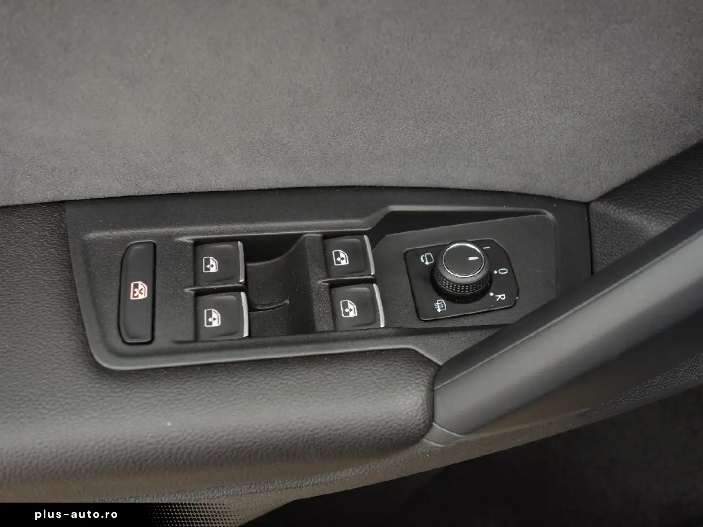 VW Tiguan R 4Motion Autom PANO NAVI LED DAB Winterp