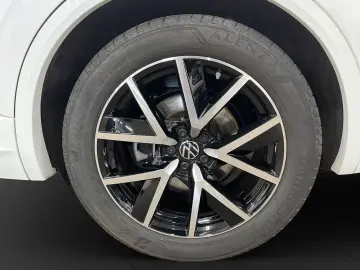 VW Touareg 3.0 TDI 4M R-Line AHK Pano Matrix LM 20