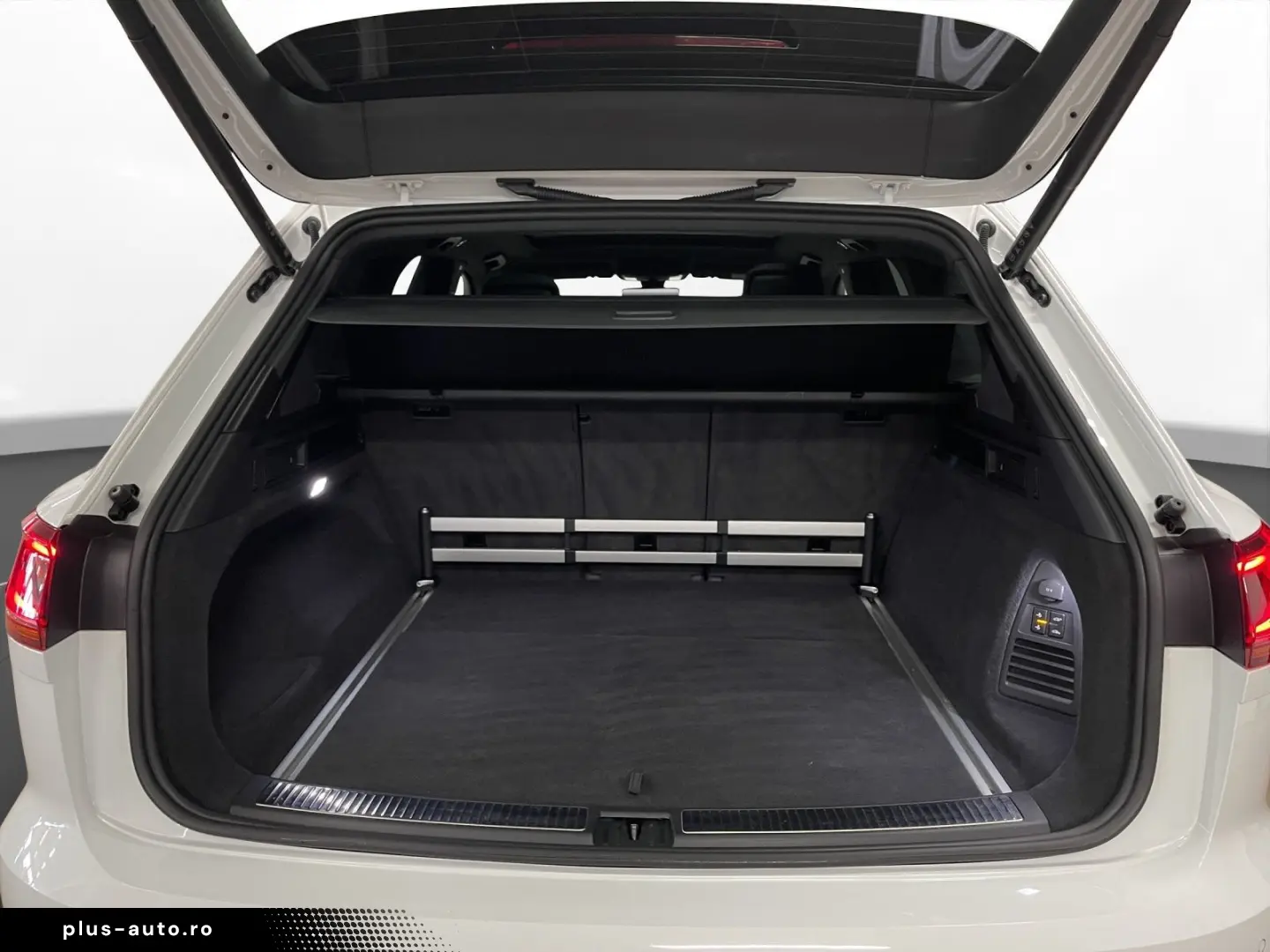 VW Touareg 3.0 TDI 4M R-Line AHK Pano Matrix LM 20