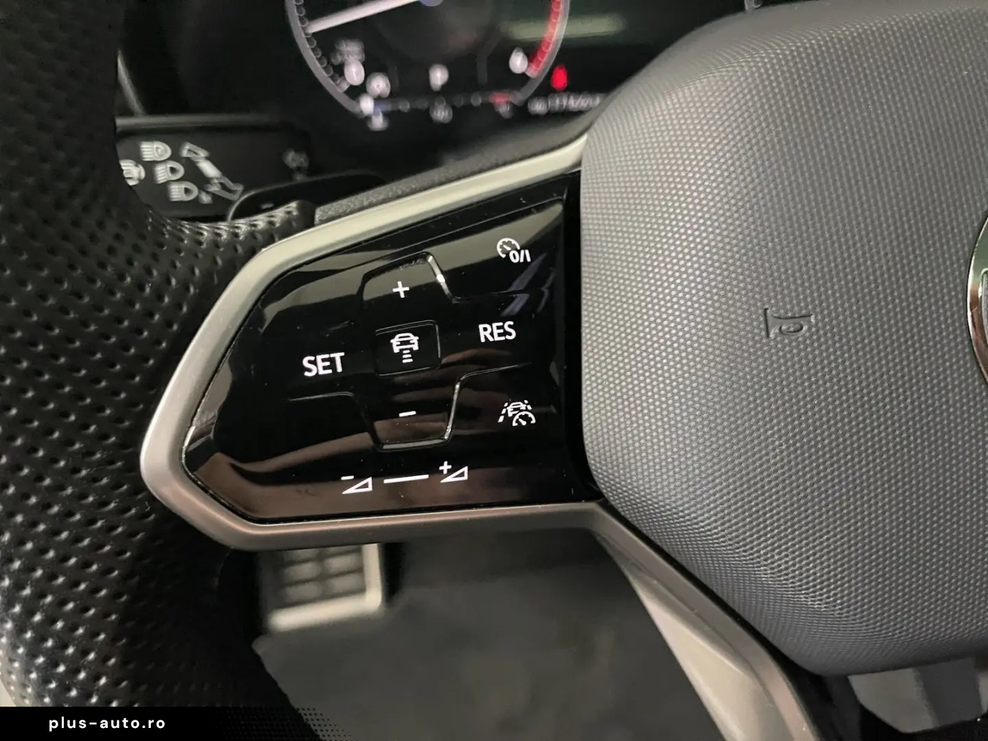VW Touareg 3.0 TDI 4M R-Line AHK Pano Matrix LM 20