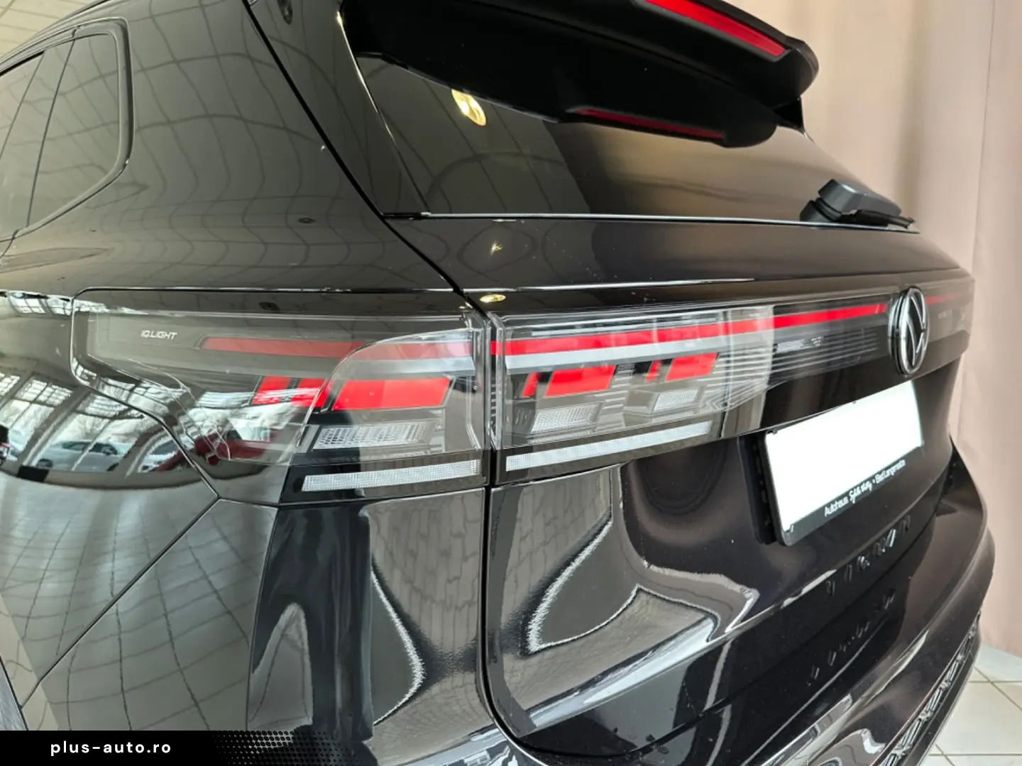VW Tiguan 2.0 TDI 142 kW 4Motion R-Line PANO H&K