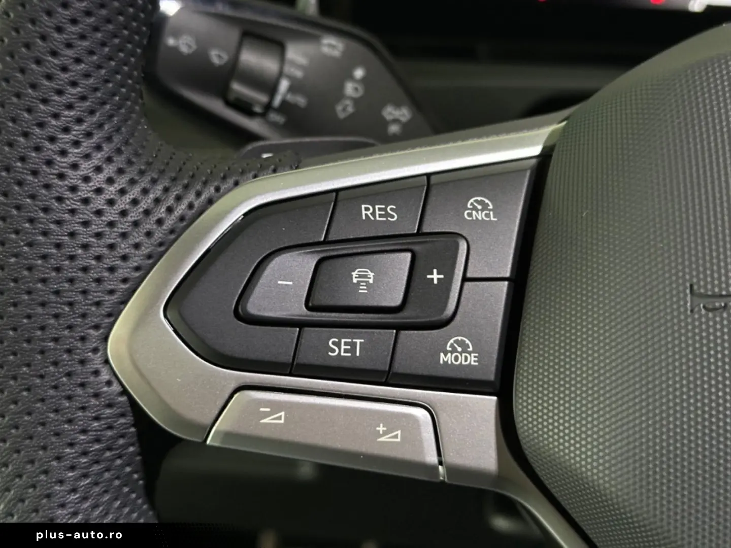 VW Tiguan 2.0 TDI 142 kW 4Motion R-Line PANO H&K