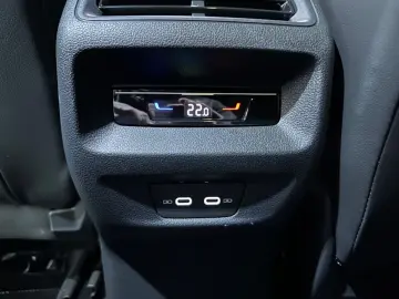 VW Tiguan 2.0 TDI 142 kW 4Motion R-Line PANO H&K