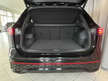 VW Tiguan 2.0 TDI 142 kW 4Motion R-Line PANO H&K