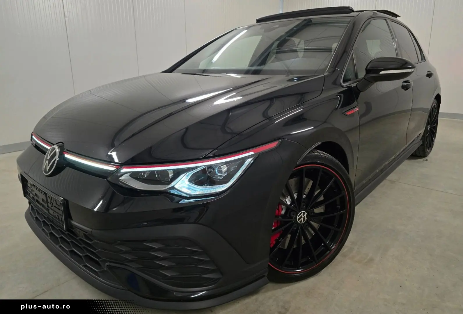 VW GTI Clubsport45 1H Akrapovic Pano LenkHZ R19 R18