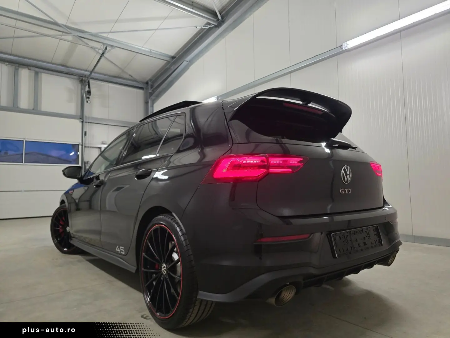 VW GTI Clubsport45 1H Akrapovic Pano LenkHZ R19 R18