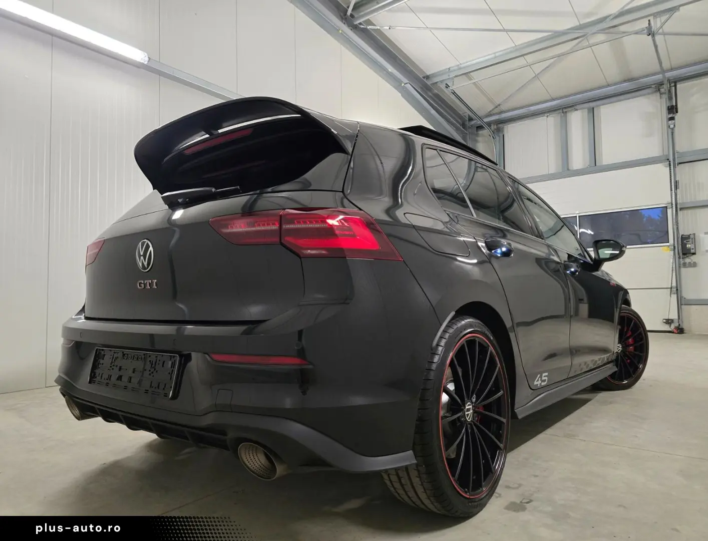 VW GTI Clubsport45 1H Akrapovic Pano LenkHZ R19 R18
