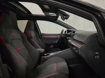 VW GTI Clubsport45 1H Akrapovic Pano LenkHZ R19 R18