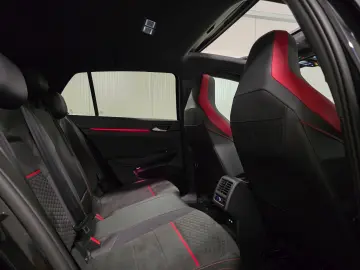 VW GTI Clubsport45 1H Akrapovic Pano LenkHZ R19 R18