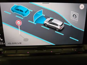 VW GTI Clubsport45 1H Akrapovic Pano LenkHZ R19 R18