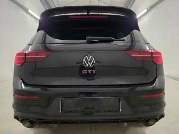 VW GTI Clubsport45 1H Akrapovic Pano LenkHZ R19 R18