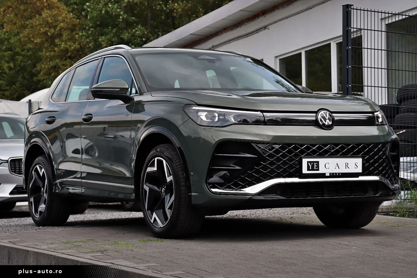 VW Tiguan 2.0 TDI R-Line 4M PANO 360 NAVI IQ-Light