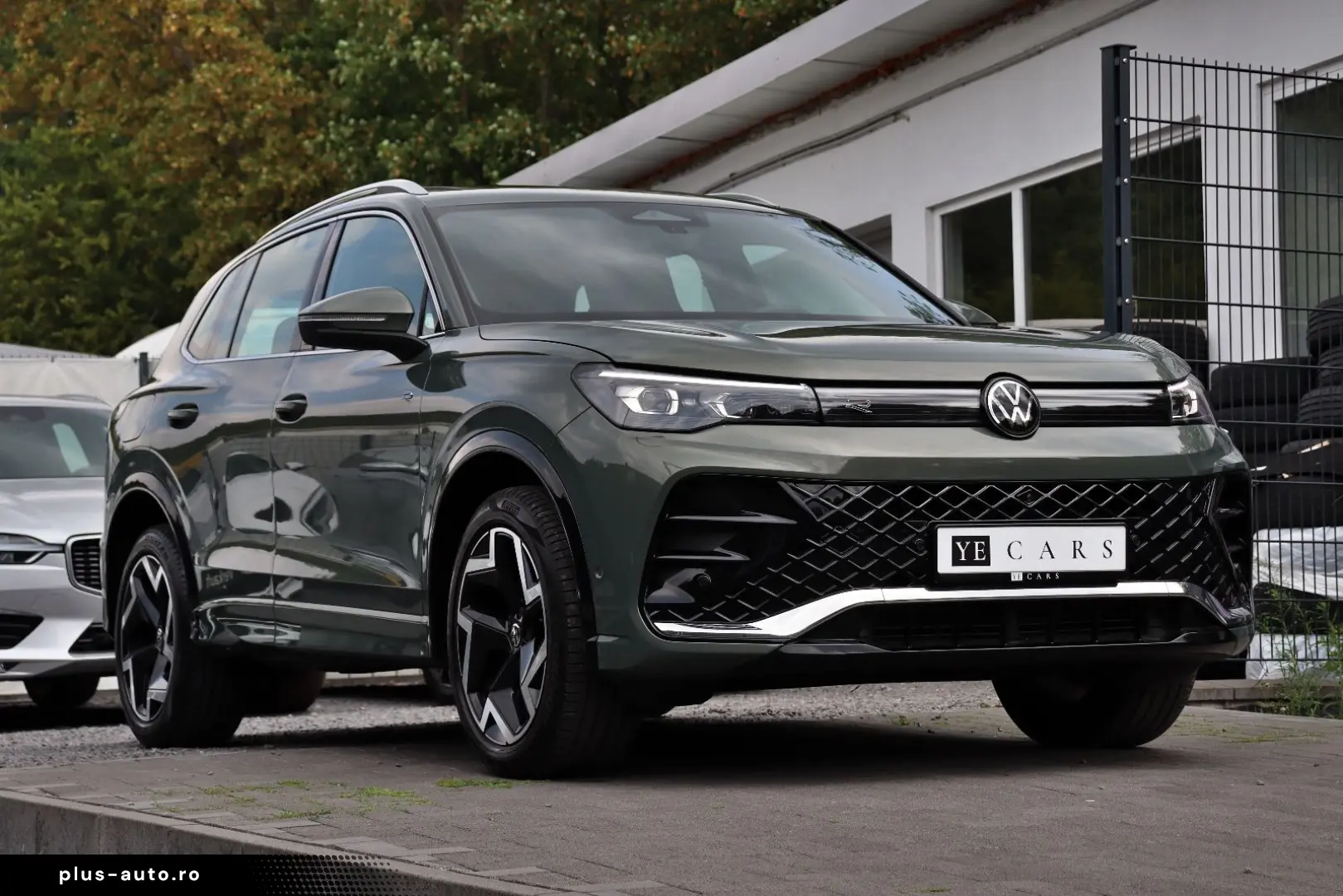 VW Tiguan 2.0 TDI R-Line 4M PANO 360 NAVI IQ-Light
