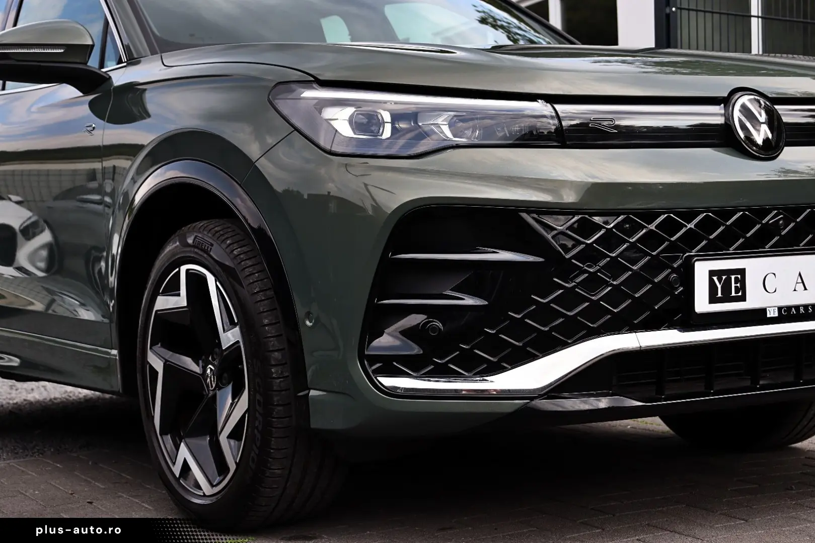 VW Tiguan 2.0 TDI R-Line 4M PANO 360 NAVI IQ-Light
