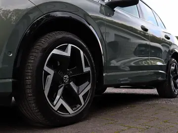 VW Tiguan 2.0 TDI R-Line 4M PANO 360 NAVI IQ-Light
