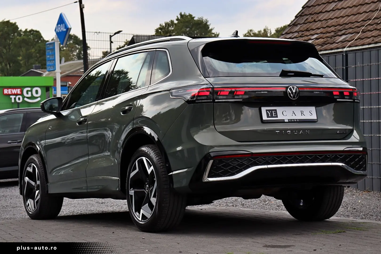 VW Tiguan 2.0 TDI R-Line 4M PANO 360 NAVI IQ-Light