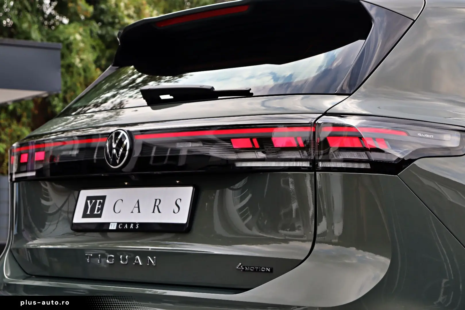 VW Tiguan 2.0 TDI R-Line 4M PANO 360 NAVI IQ-Light