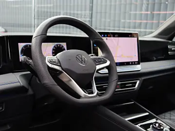 VW Tiguan 2.0 TDI R-Line 4M PANO 360 NAVI IQ-Light