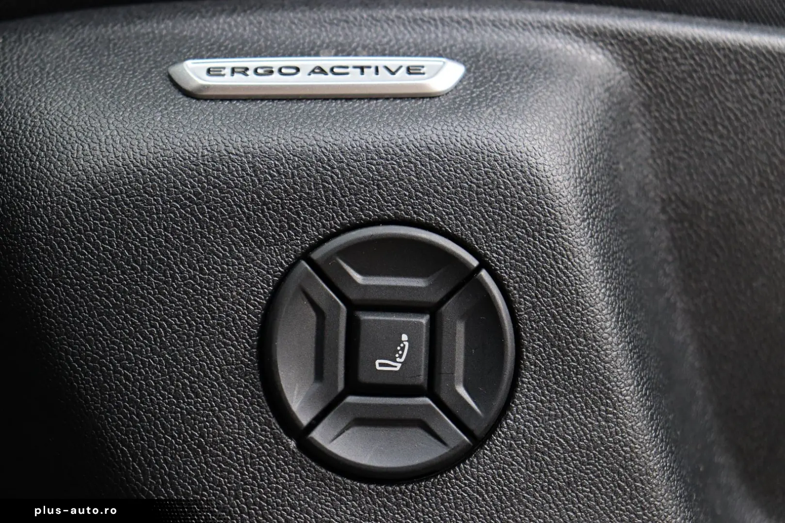 VW Tiguan 2.0 TDI R-Line 4M PANO 360 NAVI IQ-Light