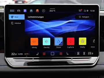 VW Tiguan 2.0 TDI R-Line 4M PANO 360 NAVI IQ-Light