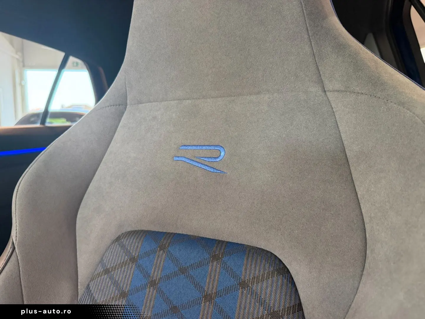VW Golf 2.0 TSI 4Motion DSG R Performance  LED