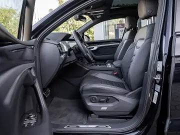 VW Touareg TDI R-Line Pano IQLight AHK Kam. Leder