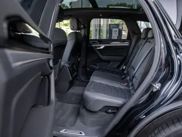 VW Touareg TDI R-Line Pano IQLight AHK Kam. Leder