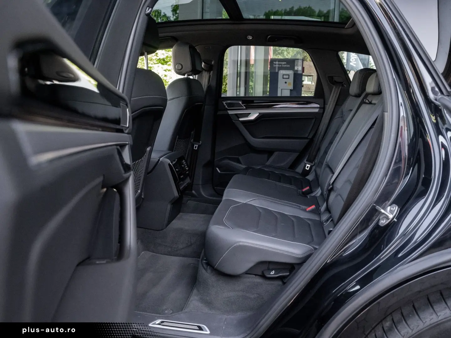 VW Touareg TDI R-Line Pano IQLight AHK Kam. Leder
