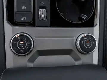 VW Touareg TDI R-Line Pano IQLight AHK Kam. Leder