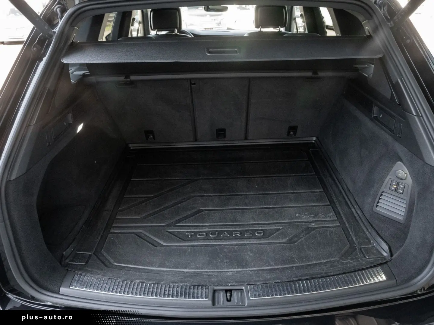 VW Touareg TDI R-Line Pano IQLight AHK Kam. Leder