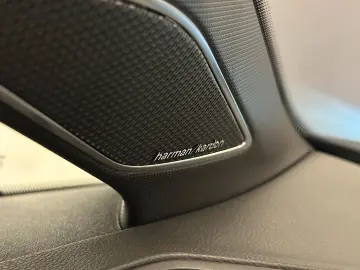 VW Golf 2.0 TSI DSG 4MOTION  R  MK8