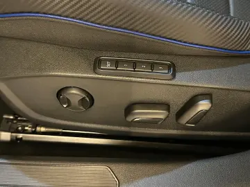 VW Golf 2.0 TSI DSG 4MOTION  R  MK8