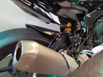 YAMAHA R1 M