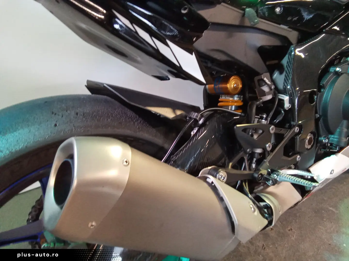 YAMAHA R1 M