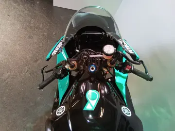 YAMAHA R1 M